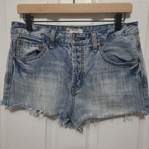 Free‎ People Denim Shorts Womens Size 28 Light Wash Raw Hem Button Fly Cutoffs